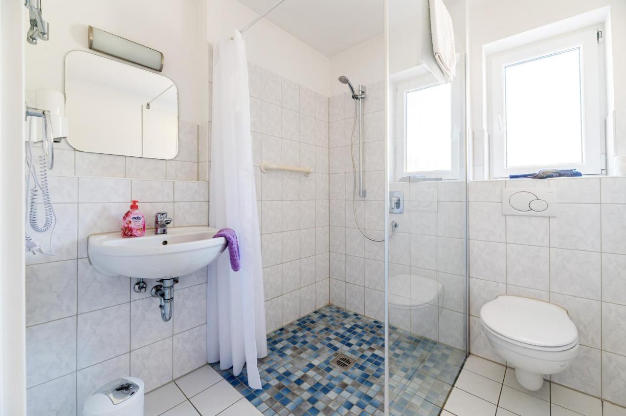 Hotel Am Kirchplatz Uberlingen Exteriör bild